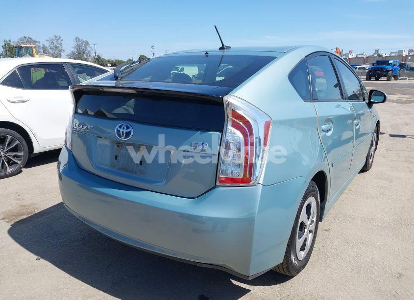 Photo 4 of 2014 Toyota Prius FOUR (VIN JTDKN3DU2E1841005)