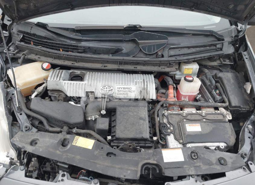 Photo 10 of 2015 Toyota Prius TWO (VIN JTDKN3DU2F0423129)