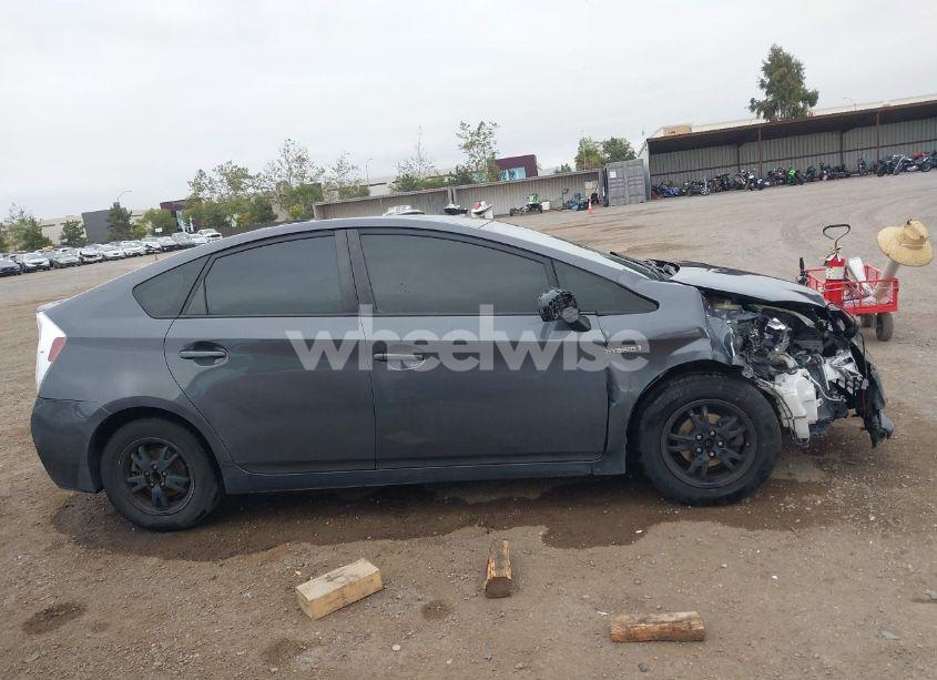 Photo 13 of 2015 Toyota Prius TWO (VIN JTDKN3DU2F0423129)