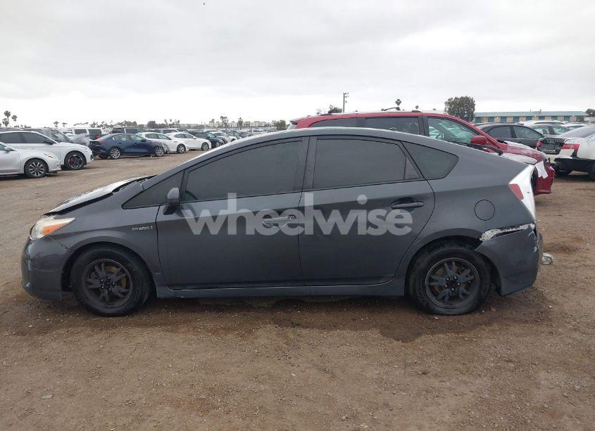 Photo 14 of 2015 Toyota Prius TWO (VIN JTDKN3DU2F0423129)