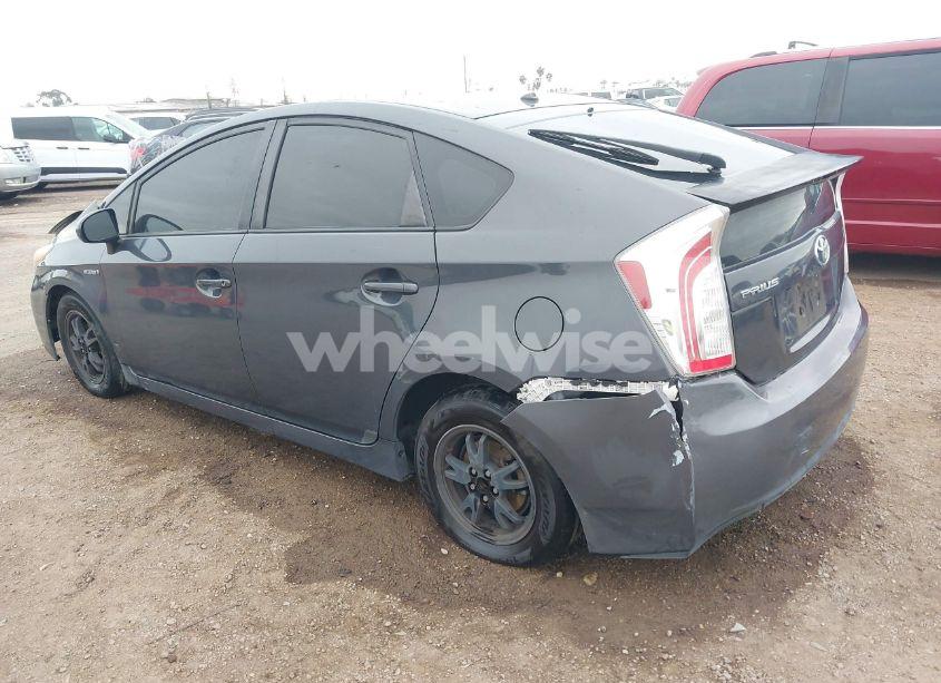 Photo 3 of 2015 Toyota Prius TWO (VIN JTDKN3DU2F0423129)