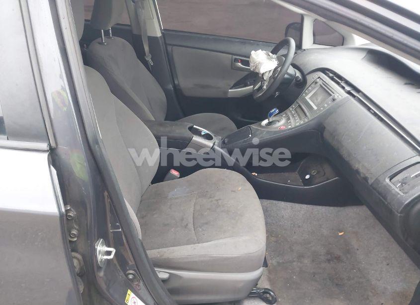 Photo 5 of 2015 Toyota Prius TWO (VIN JTDKN3DU2F0423129)