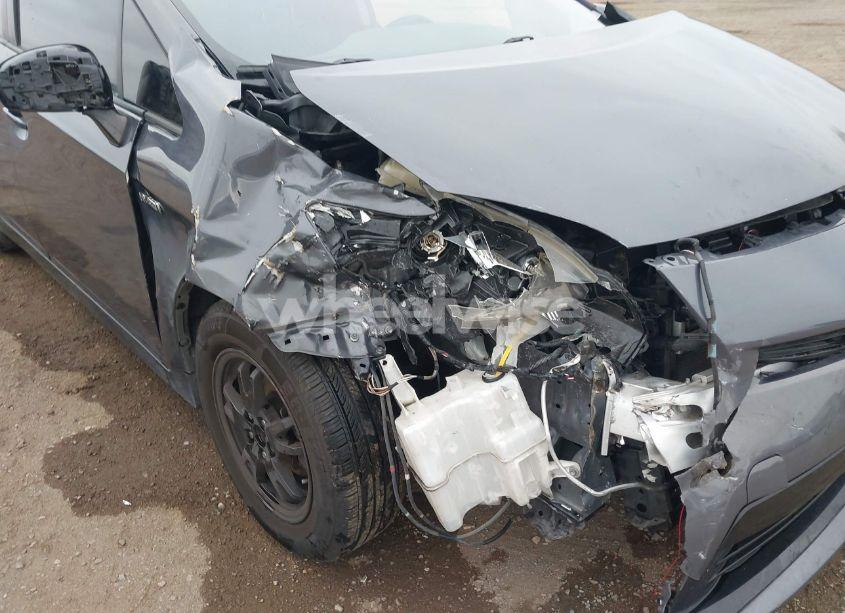 Photo 6 of 2015 Toyota Prius TWO (VIN JTDKN3DU2F0423129)