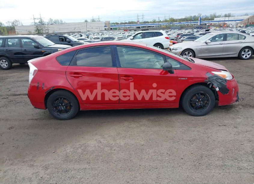 Photo 13 of 2015 Toyota Prius TWO (VIN JTDKN3DU2F0482052)