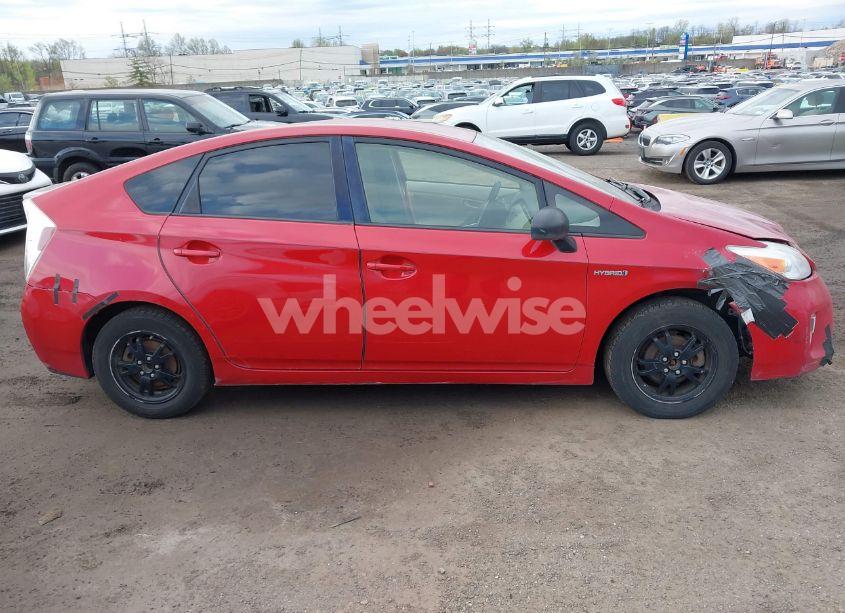 Photo 6 of 2015 Toyota Prius TWO (VIN JTDKN3DU2F0482052)