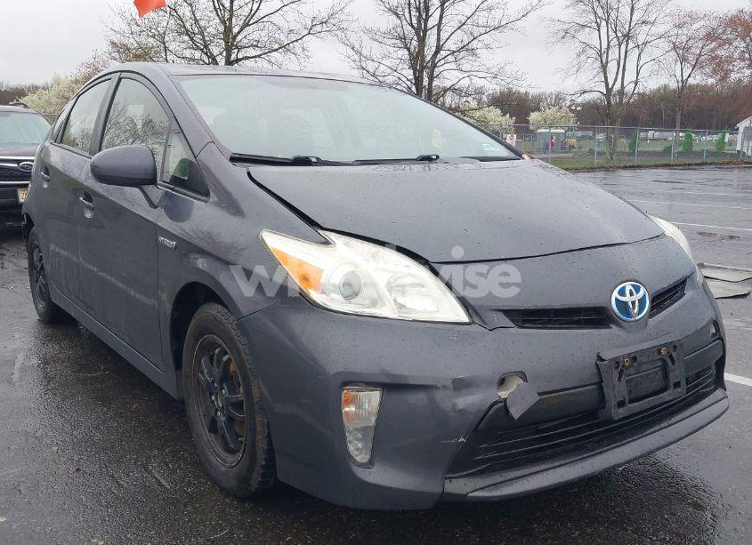 2015 Toyota Prius TWO (VIN JTDKN3DU2F1873521) main photo