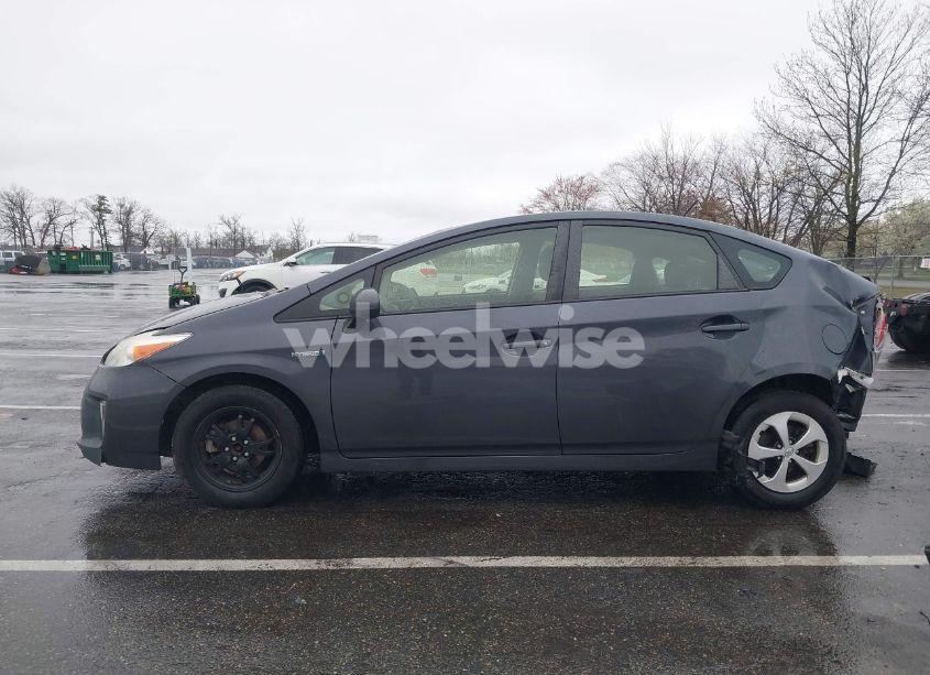 Photo 14 of 2015 Toyota Prius TWO (VIN JTDKN3DU2F1873521)