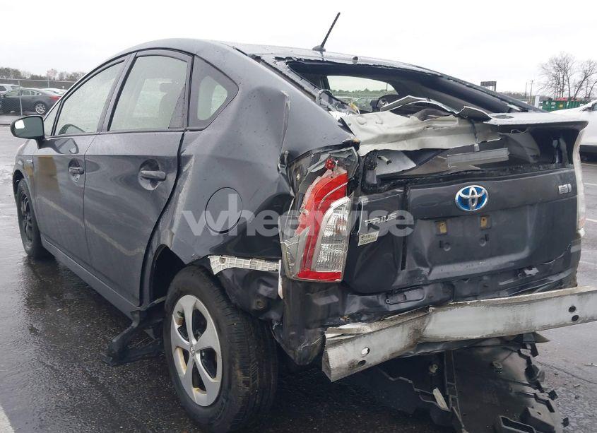 Photo 3 of 2015 Toyota Prius TWO (VIN JTDKN3DU2F1873521)