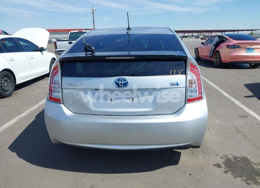 Photo 16 of 2015 Toyota Prius FOUR (VIN JTDKN3DU2F1899374)
