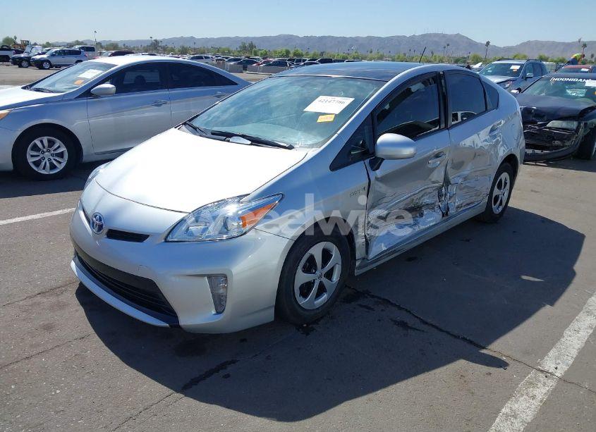 Photo 2 of 2015 Toyota Prius FOUR (VIN JTDKN3DU2F1899374)