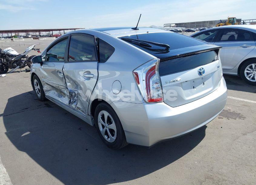 Photo 3 of 2015 Toyota Prius FOUR (VIN JTDKN3DU2F1899374)