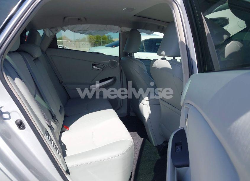 Photo 8 of 2015 Toyota Prius FOUR (VIN JTDKN3DU2F1899374)