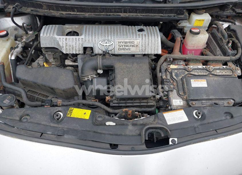 Photo 10 of 2015 Toyota Prius FIVE/FOUR/PERSONA SERIES SPECIAL EDITION/THREE/TWO (VIN JTDKN3DU2F1935497)