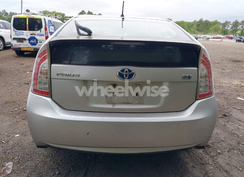 Photo 16 of 2015 Toyota Prius FIVE/FOUR/PERSONA SERIES SPECIAL EDITION/THREE/TWO (VIN JTDKN3DU2F1935497)