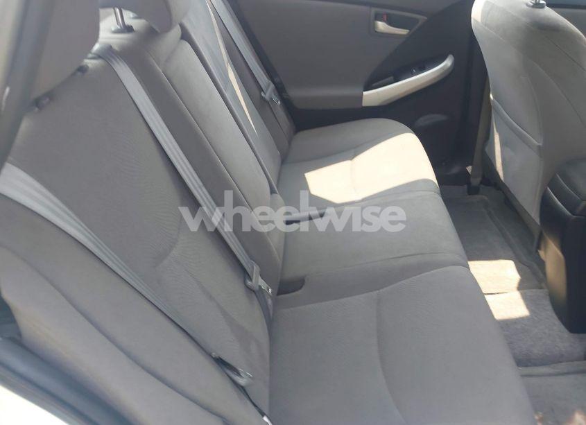 Photo 8 of 2015 Toyota Prius TWO (VIN JTDKN3DU2F1999278)