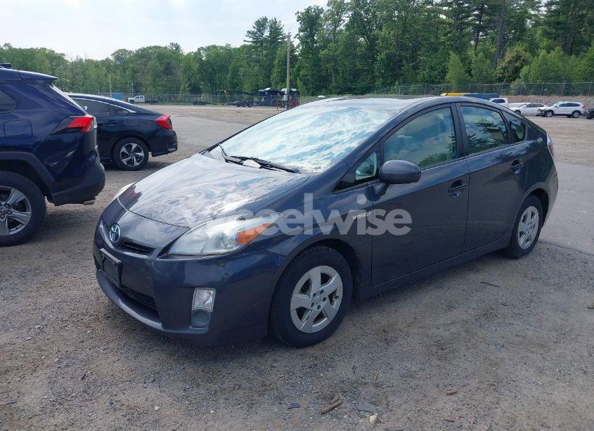 Photo 2 of 2010 Toyota Prius III (VIN JTDKN3DU3A0012492)