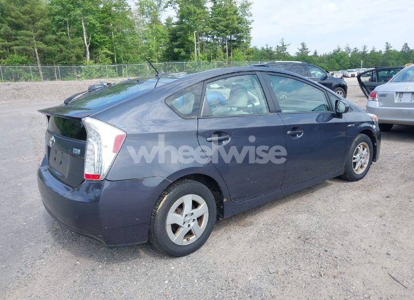 Photo 4 of 2010 Toyota Prius III (VIN JTDKN3DU3A0012492)