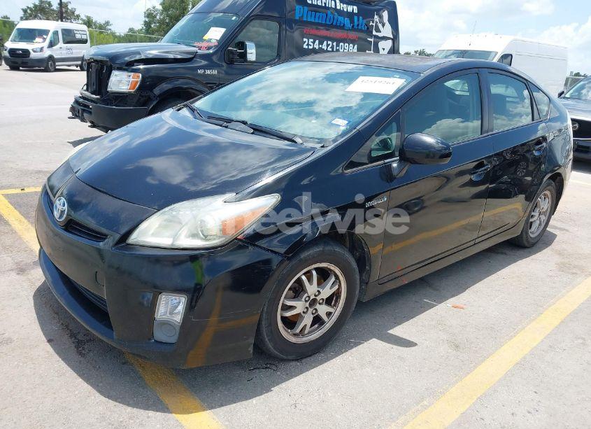 Photo 2 of 2010 Toyota Prius II (VIN JTDKN3DU3A0053396)