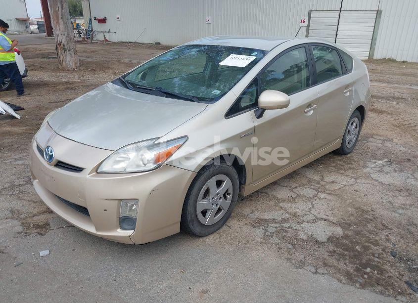 Photo 2 of 2010 Toyota Prius III (VIN JTDKN3DU3A0082879)