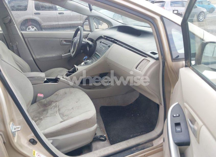 Photo 5 of 2010 Toyota Prius III (VIN JTDKN3DU3A0082879)