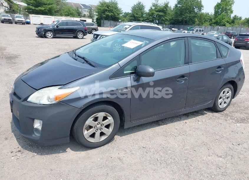 Photo 2 of 2010 Toyota Prius II (VIN JTDKN3DU3A1012373)