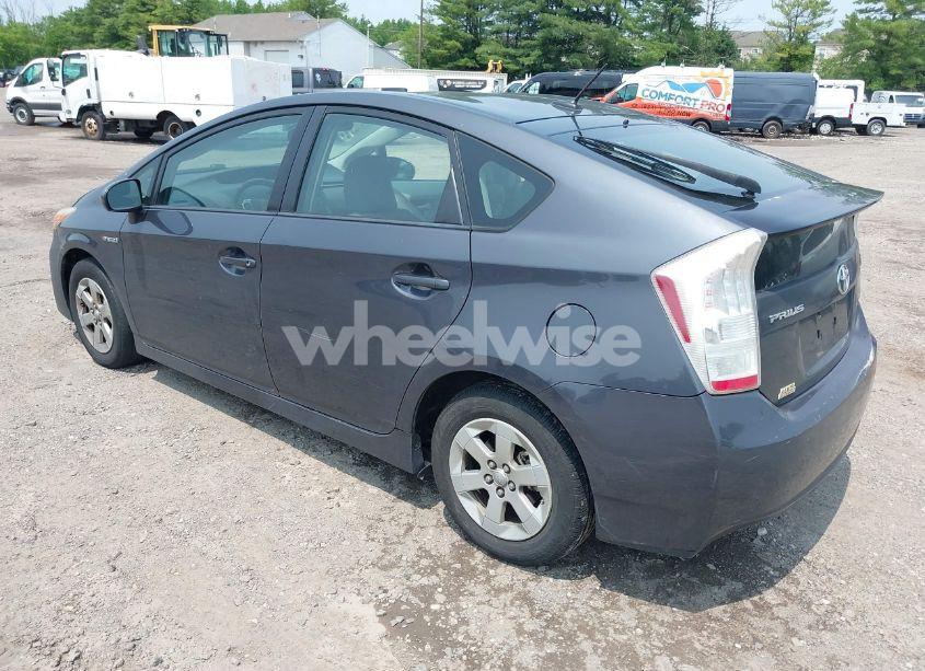 Photo 3 of 2010 Toyota Prius II (VIN JTDKN3DU3A1012373)