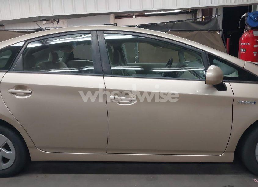 Photo 13 of 2010 Toyota Prius II (VIN JTDKN3DU3A1018061)