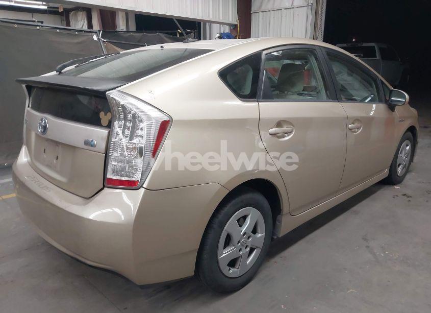 Photo 4 of 2010 Toyota Prius II (VIN JTDKN3DU3A1018061)