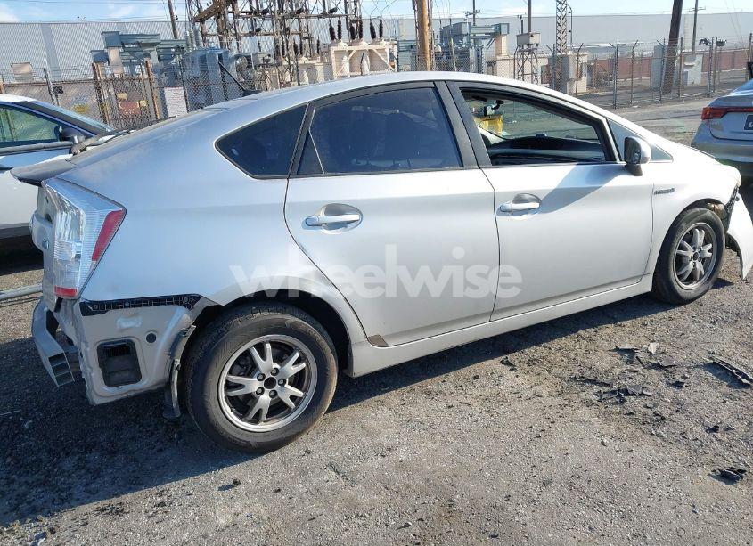 Photo 4 of 2010 Toyota Prius II (VIN JTDKN3DU3A1231186)