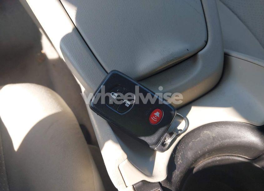 Photo 11 of 2010 Toyota Prius III (VIN JTDKN3DU3A5126222)