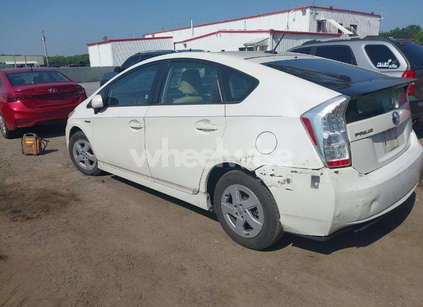 Photo 3 of 2010 Toyota Prius III (VIN JTDKN3DU3A5126222)