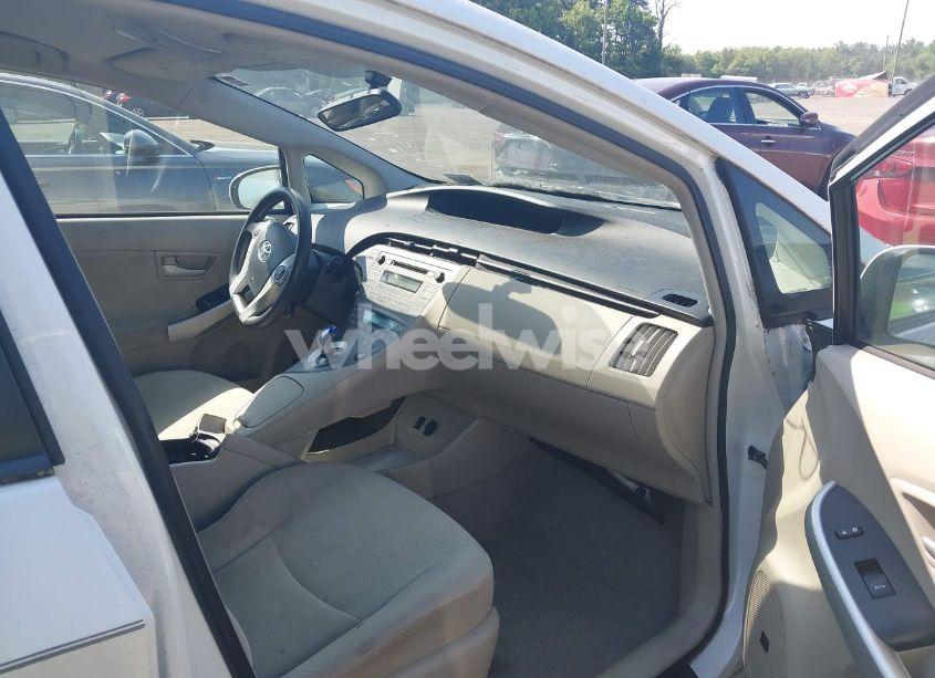 Photo 5 of 2010 Toyota Prius III (VIN JTDKN3DU3A5126222)