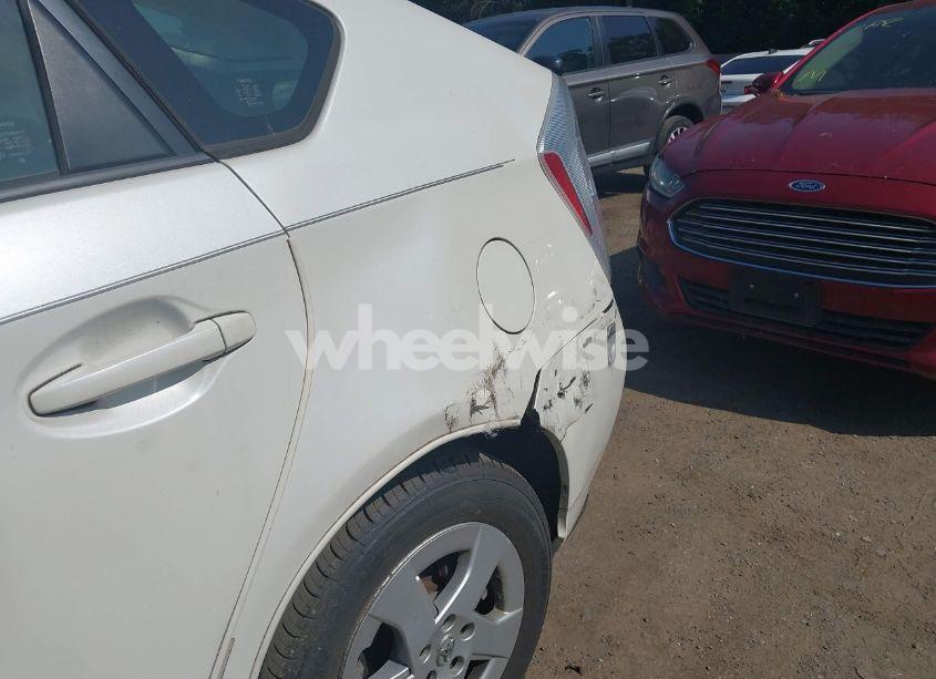 Photo 6 of 2010 Toyota Prius III (VIN JTDKN3DU3A5126222)