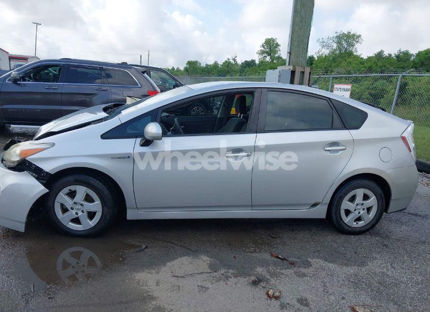 Photo 14 of 2011 Toyota Prius THREE (VIN JTDKN3DU3B0251106)