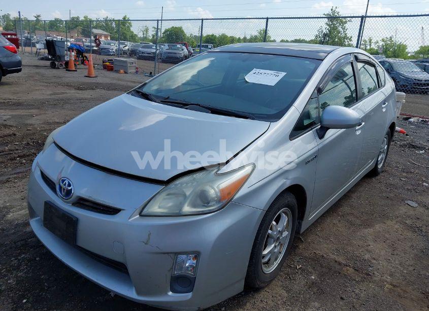 Photo 2 of 2011 Toyota Prius FOUR (VIN JTDKN3DU3B0294960)