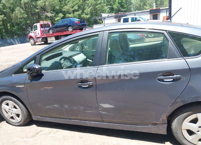 Photo 13 of 2011 Toyota Prius FOUR (VIN JTDKN3DU3B1443653)