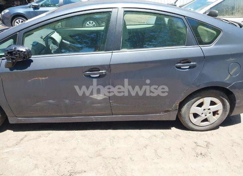 Photo 6 of 2011 Toyota Prius FOUR (VIN JTDKN3DU3B1443653)