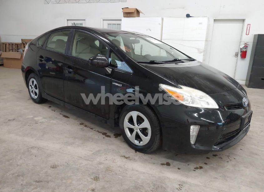 2013 Toyota Prius THREE (VIN JTDKN3DU3D0340869) main photo