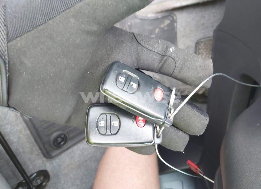 Photo 11 of 2013 Toyota Prius THREE (VIN JTDKN3DU3D1631270)