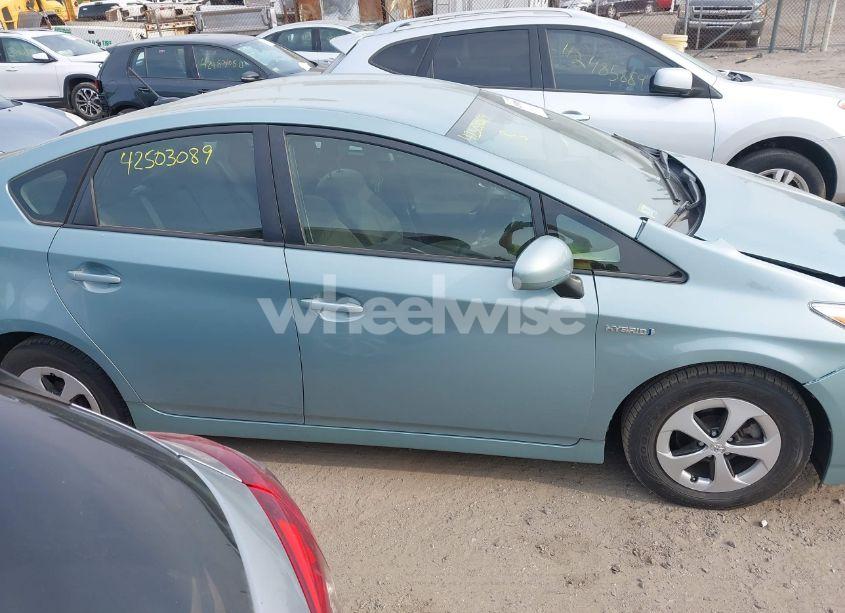 Photo 13 of 2013 Toyota Prius THREE (VIN JTDKN3DU3D1631270)