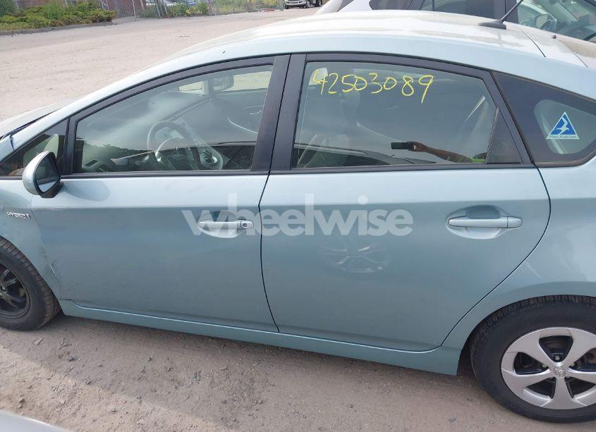 Photo 14 of 2013 Toyota Prius THREE (VIN JTDKN3DU3D1631270)