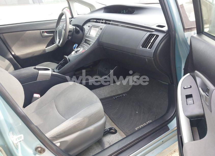 Photo 5 of 2013 Toyota Prius THREE (VIN JTDKN3DU3D1631270)