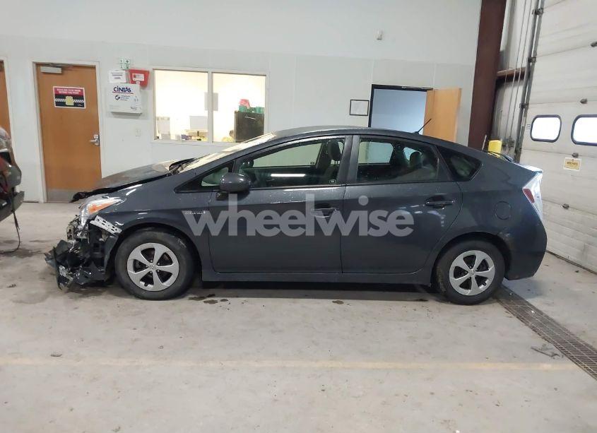 Photo 14 of 2013 Toyota Prius TWO (VIN JTDKN3DU3D1687337)