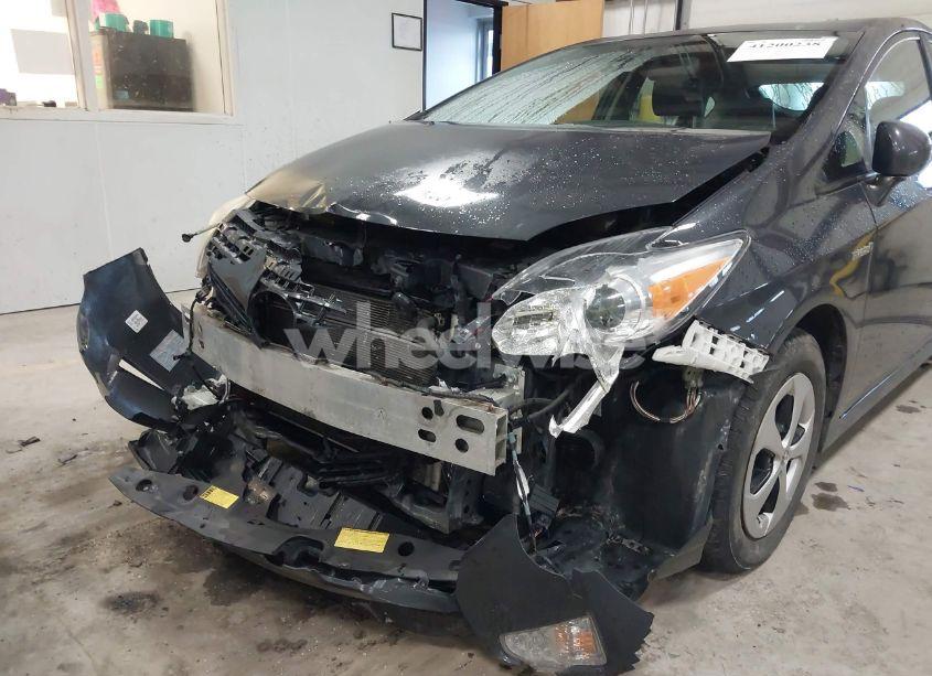 Photo 6 of 2013 Toyota Prius TWO (VIN JTDKN3DU3D1687337)