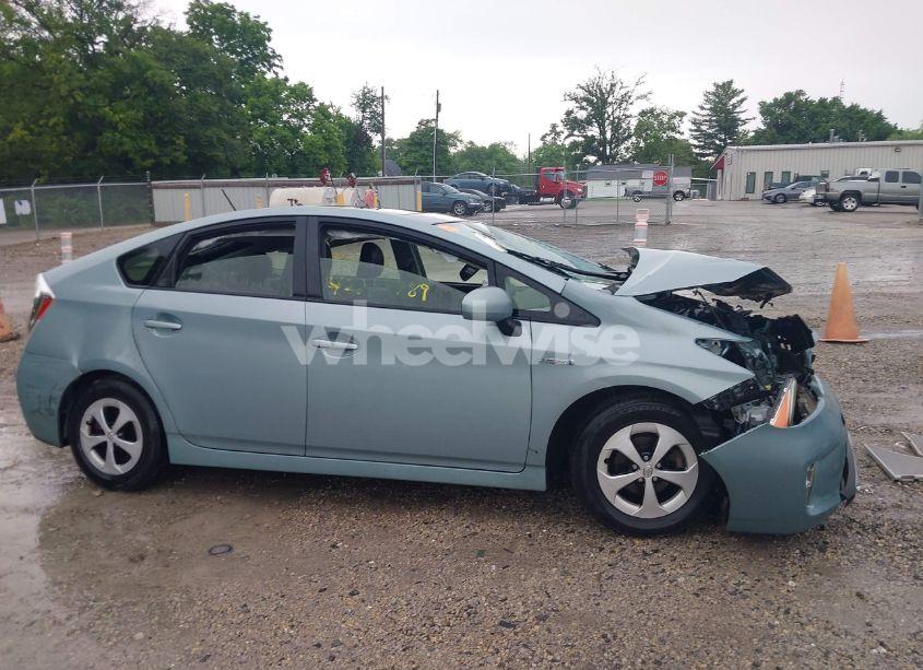 Photo 13 of 2013 Toyota Prius FOUR (VIN JTDKN3DU3D5573444)