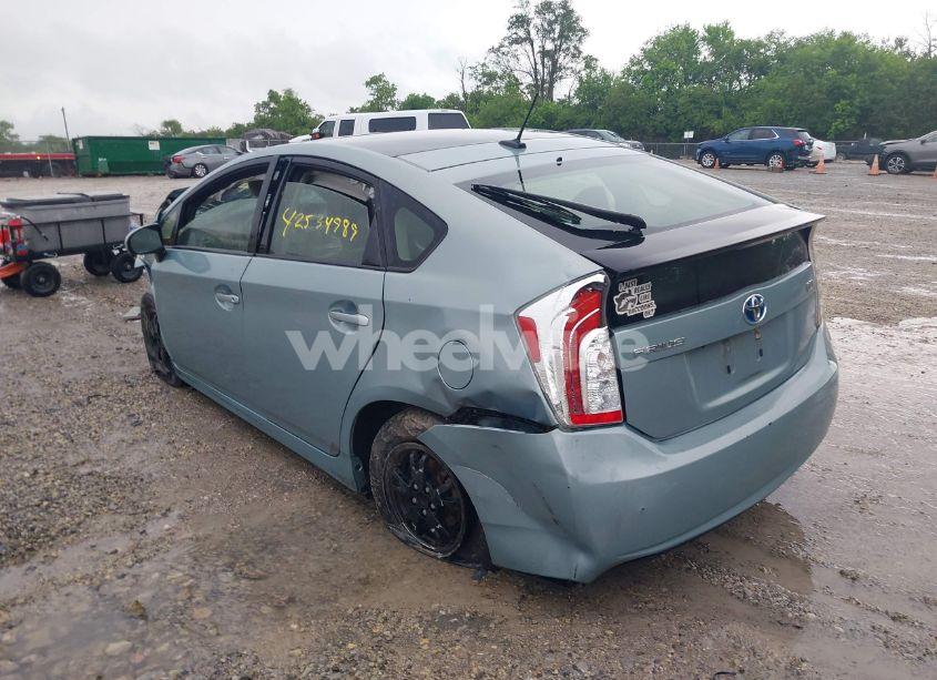 Photo 3 of 2013 Toyota Prius FOUR (VIN JTDKN3DU3D5573444)