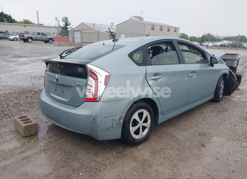 Photo 4 of 2013 Toyota Prius FOUR (VIN JTDKN3DU3D5573444)