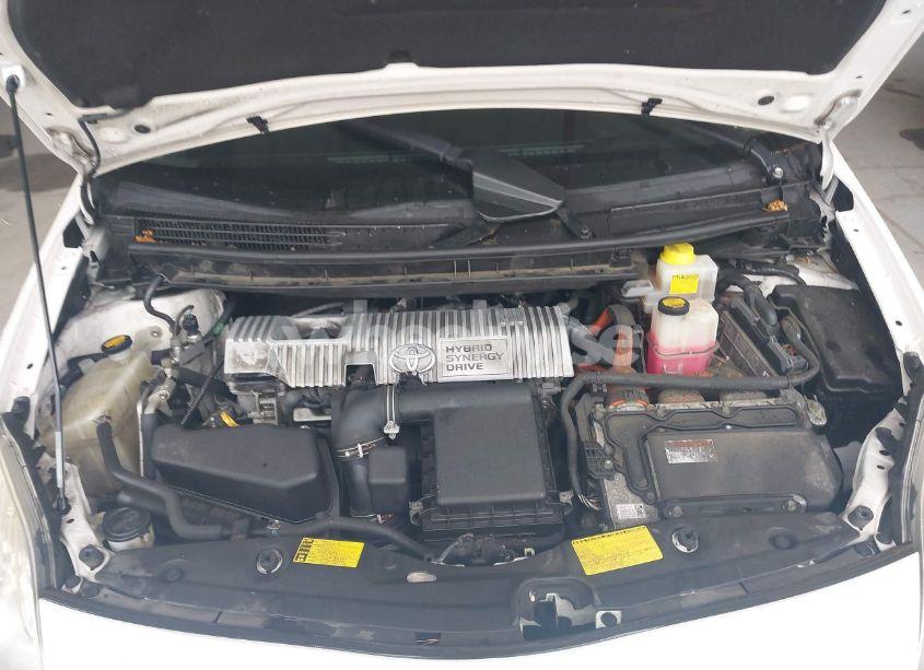 Photo 10 of 2013 Toyota Prius FIVE/FOUR/THREE/THREE SE/TWO (VIN JTDKN3DU3D5626899)