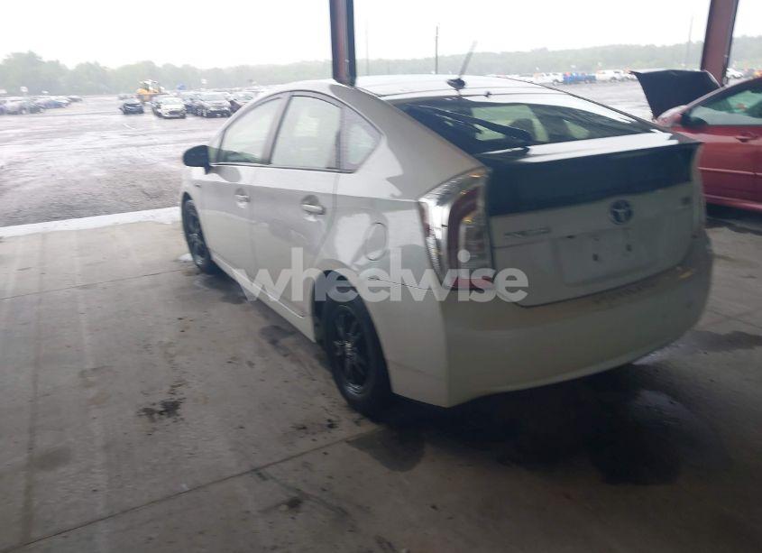 Photo 3 of 2013 Toyota Prius FIVE/FOUR/THREE/THREE SE/TWO (VIN JTDKN3DU3D5626899)