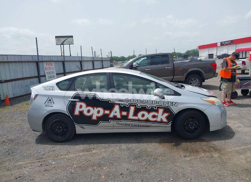 Photo 13 of 2013 Toyota Prius TWO (VIN JTDKN3DU3D5704663)